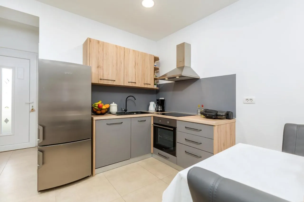 Apartment Lorilu Pula 0*,  Croatia