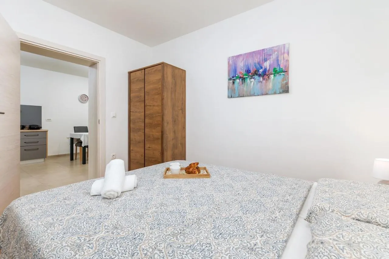 Apartment Lorilu Pula