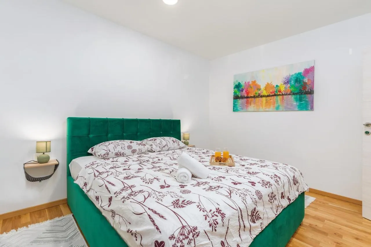 Apartment Lorilu Pula