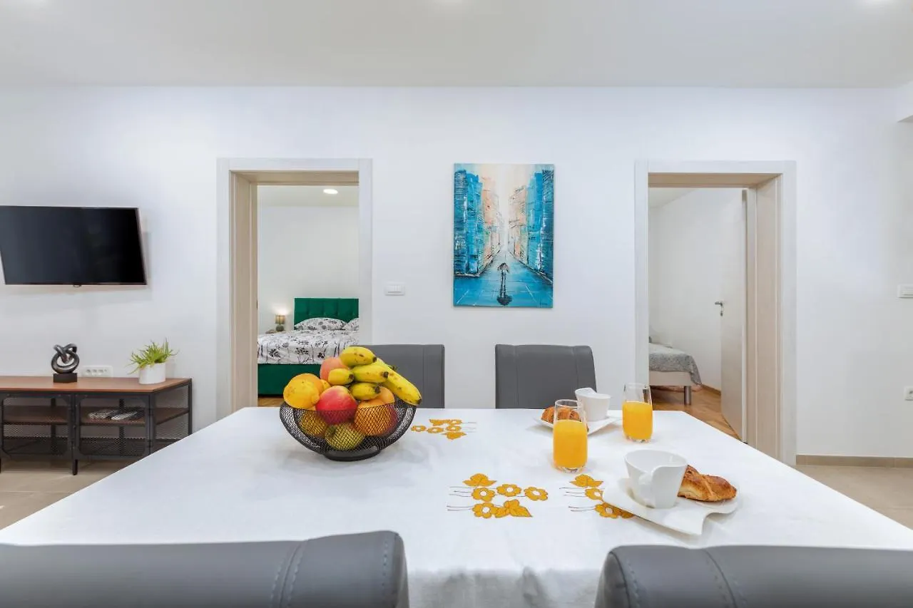 Apartment Lorilu Pula