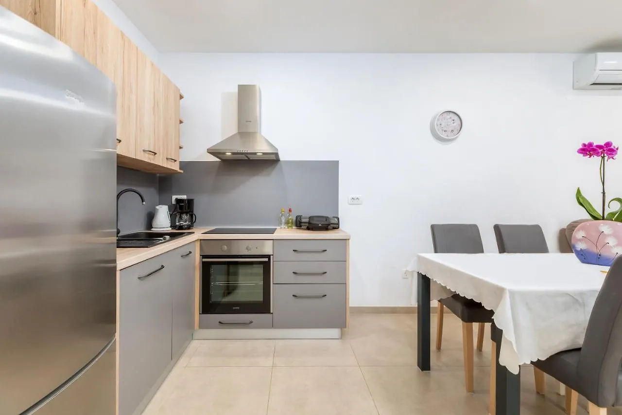 Apartment Lorilu Pula